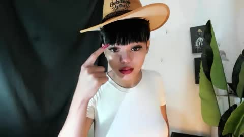 M I A online show from June 9, 2026, 1:34 pm
