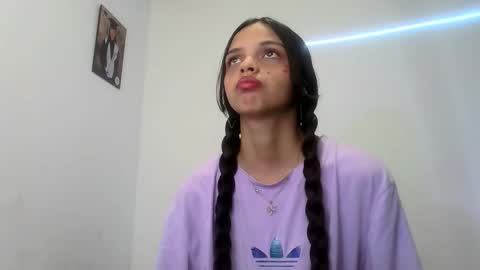 mia lucy 21 online show from October 13, 2025, 7:47 pm