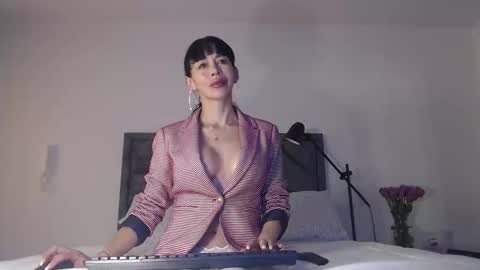 Snapshot of mia_lust7 chatting on February 14, 2026, 7:10 pm Mia online show from February 14, 2026, 7:10 pm