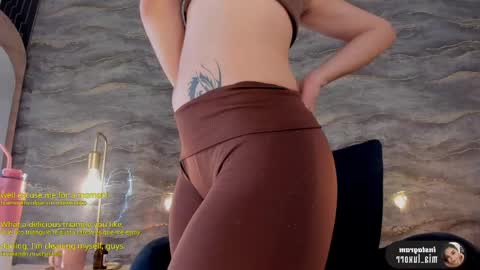 mia_luxor online show from April 29, 2026, 11:47 am