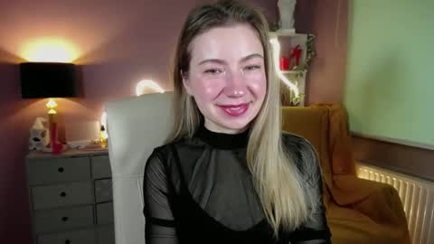 Mia online show from March 12, 2025, 7:35 am