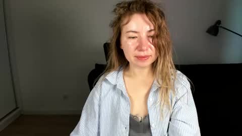 Mia online show from February 25, 2026, 7:29 am