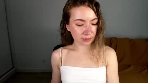 Mia online show from May 5, 2026, 6:43 am