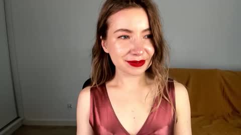 Mia online show from May 10, 2026, 1:27 pm