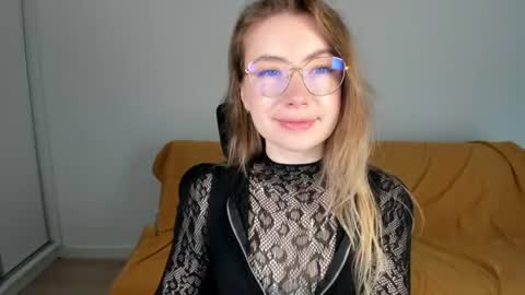 Mia online show from June 11, 2026, 6:55 am