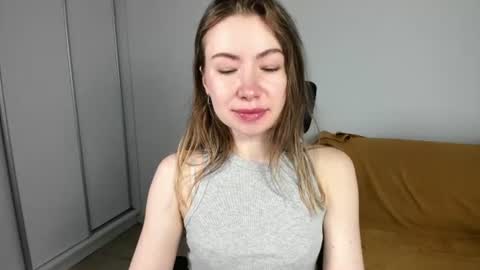 Mia online show from July 31, 2026, 4:34 am