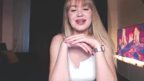 Mia online show from June 19, 2026, 1:59 pm