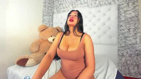 MiaMiller online show from June 5, 2026, 1:28 pm