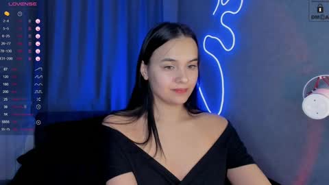 Snapshot of mia_mit chatting on December 7, 2024, 12:35 pm Mia online show from December 7, 2024, 12:35 pm