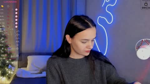 Snapshot of mia_mit chatting on January 5, 2025, 12:53 pm Mia online show from January 5, 2025, 12:53 pm