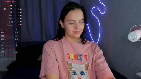 Snapshot of mia_mit chatting on February 6, 2025, 12:59 pm Mia online show from February 6, 2025, 12:59 pm