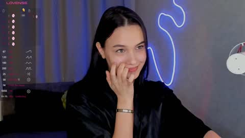 Snapshot of mia_mit chatting on February 8, 2025, 3:42 pm Mia online show from February 8, 2025, 3:42 pm