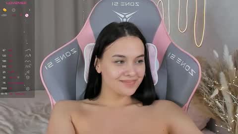 Snapshot of mia_mit chatting on February 17, 2025, 6:26 pm Mia online show from February 17, 2025, 6:26 pm