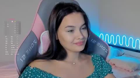 Snapshot of mia_mit chatting on September 13, 2025, 2:17 pm Mia online show from September 13, 2025, 2:17 pm
