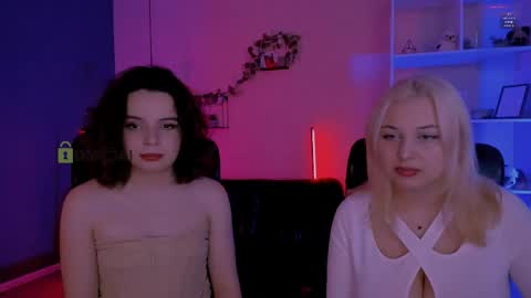 Snapshot of mia_mooon_ chatting on May 2, 2026, 8:52 am mia_mooon_ online show from May 2, 2026, 8:52 am