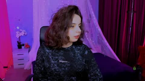 Snapshot of mia_mooon_ chatting on May 11, 2026, 8:42 am mia_mooon_ online show from May 11, 2026, 8:42 am