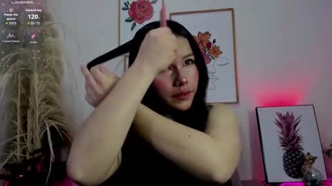 Snapshot of mia_moralez chatting on October 1, 2025, 12:44 pm MIA online show from October 1, 2025, 12:44 pm