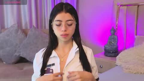 Mia online show from May 9, 2026, 11:26 am