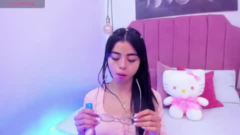Mia online show from June 10, 2026, 12:15 pm