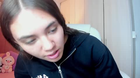 Mia Nevaeh - follow me online show from January 25, 2025, 8:10 pm
