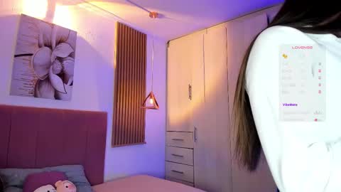 Mia Nevaeh - follow me online show from November 24, 2025, 9:14 pm