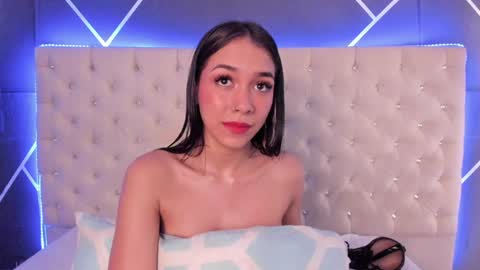 mia_oconner online show from December 14, 2024, 7:25 pm