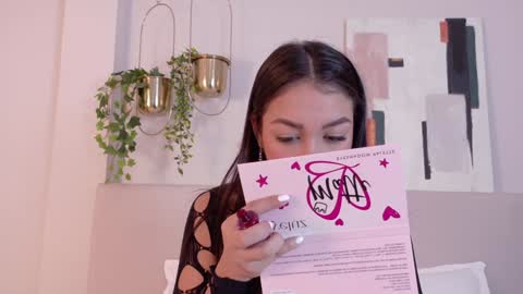 mia_oconner online show from January 7, 2025, 1:03 pm