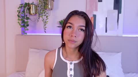 mia_oconner online show from January 16, 2025, 11:26 am