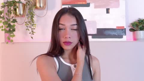mia_oconner online show from January 27, 2025, 11:43 am