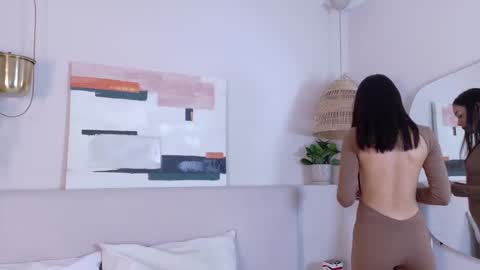 mia_oconner online show from February 14, 2025, 12:14 pm