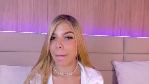 mia_oconner online show from March 6, 2025, 3:24 pm