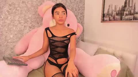 Mia online show from July 3, 2026, 2:29 am