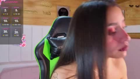 Snapshot of mia_ponce_a chatting on December 3, 2025, 12:47 pm MIA online show from December 3, 2025, 12:47 pm