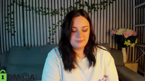 Snapshot of mia_r0ss chatting on October 27, 2025, 1:09 am Mia online show from October 27, 2025, 1:09 am