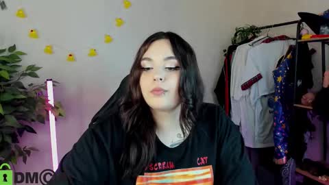 Mia online show from February 4, 2026, 1:00 am