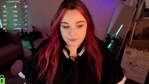 Snapshot of mia_r0ss chatting on June 4, 2026, 1:44 am Mia online show from June 4, 2026, 1:44 am