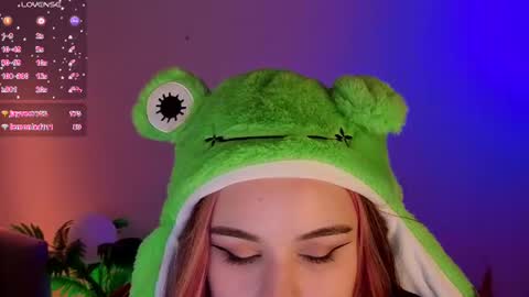 Snapshot of mia_r0ss chatting on June 11, 2026, 2:53 am Mia online show from June 11, 2026, 2:53 am