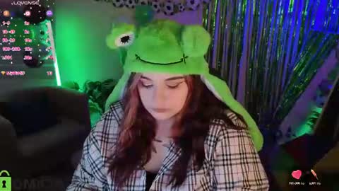 Snapshot of mia_r0ss chatting on June 13, 2026, 1:25 am Mia online show from June 13, 2026, 1:25 am