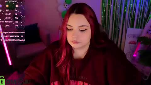 Snapshot of mia_r0ss chatting on July 14, 2026, 2:05 am Mia online show from July 14, 2026, 2:05 am