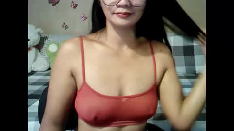 Snapshot of mia_rein chatting on February 14, 2026, 2:41 am mia_rein online show from February 14, 2026, 2:41 am