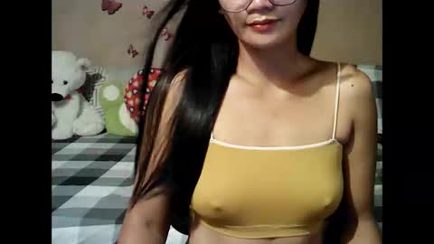 Snapshot of mia_rein chatting on February 16, 2026, 11:39 am mia_rein online show from February 16, 2026, 11:39 am