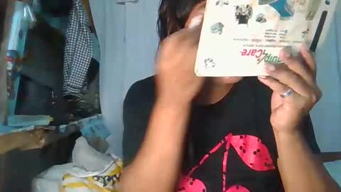 Snapshot of mia_revita chatting on May 5, 2026, 11:51 am mia_revita online show from May 5, 2026, 11:51 am