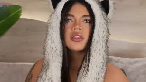 mia_rosalie online show from August 5, 2026, 7:06 pm