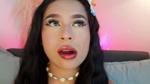 Mia online show from May 2, 2026, 9:09 pm
