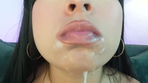 Mia online show from May 8, 2026, 10:37 pm