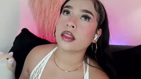 Mia online show from June 25, 2026, 9:52 pm
