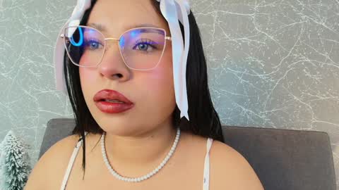 Mia Roux online show from January 2, 2025, 6:56 pm