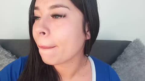 Snapshot of mia_roux13 chatting on September 15, 2025, 2:50 pm Mia Roux online show from September 15, 2025, 2:50 pm