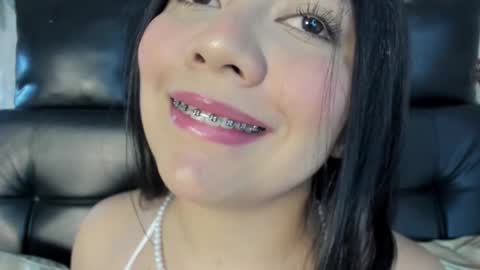 Mia Roux online show from November 14, 2025, 2:32 am