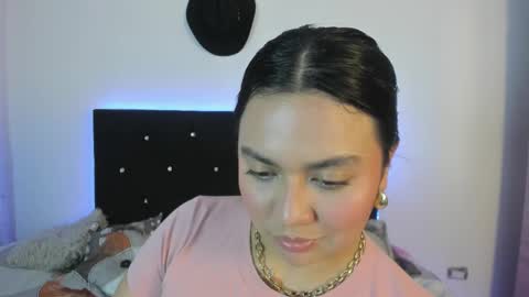 Snapshot of mia_roux13 chatting on March 5, 2026, 5:25 am Mia Roux online show from March 5, 2026, 5:25 am